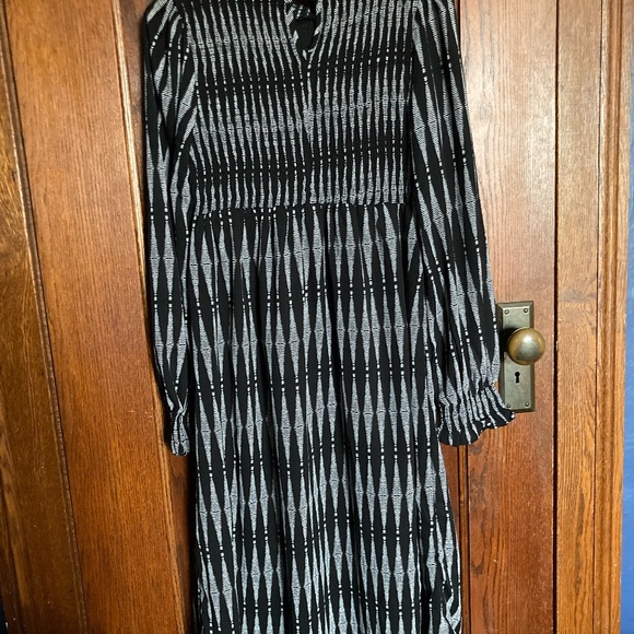 Very J Midi Dress - Picture 11 of 11